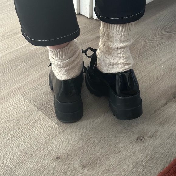 Aldo *worn once* chunky patent leather Oxfords size 6.5 - Picture 3 of 4